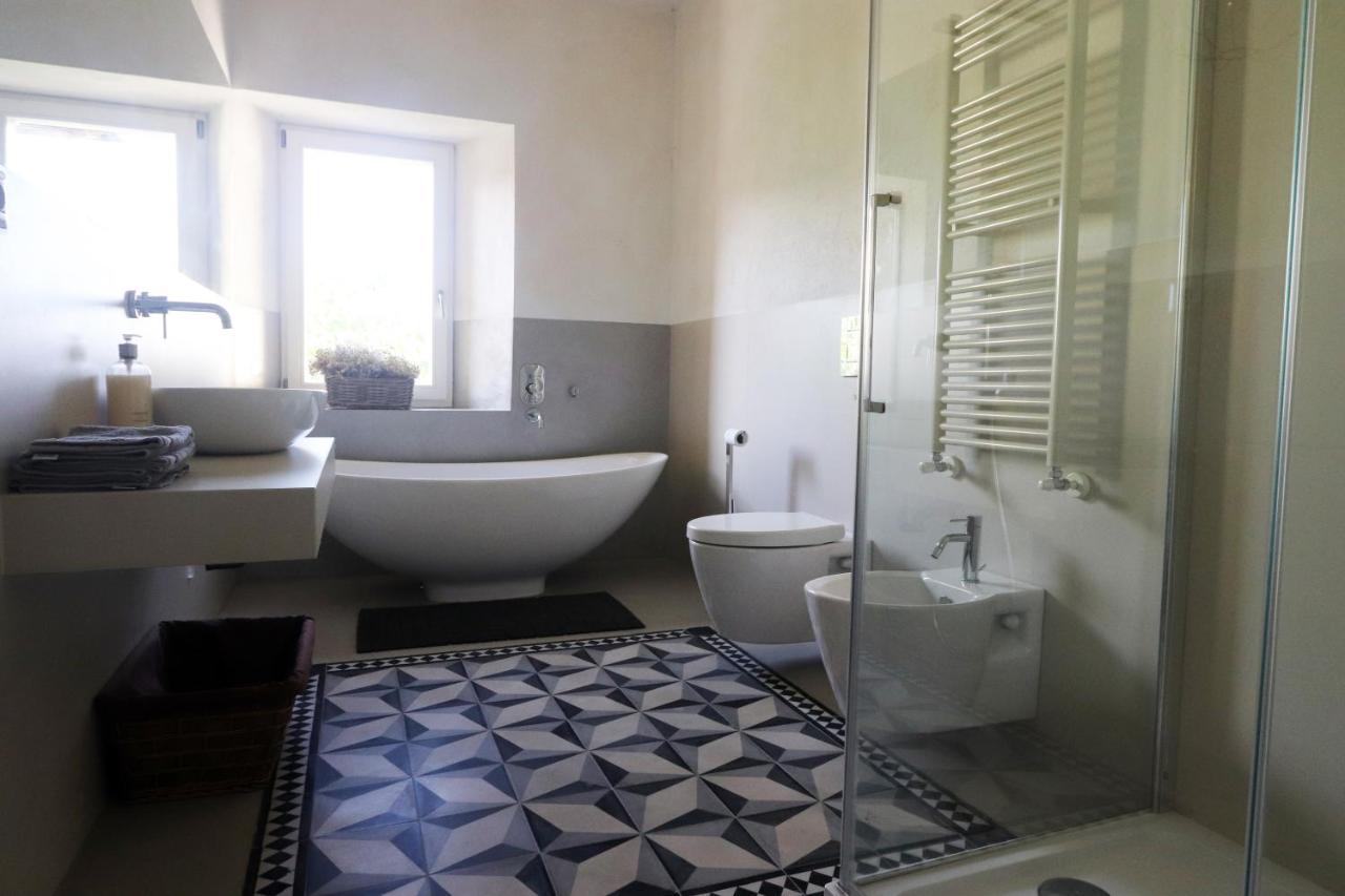 B&B Tricudai Agliano Terme Buitenkant foto